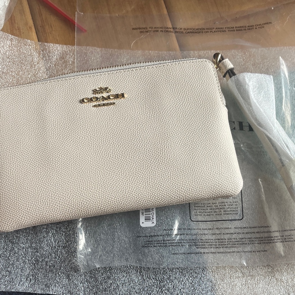 Coach Off-White Leather Cosmetic Bag - Picture 1 of 1